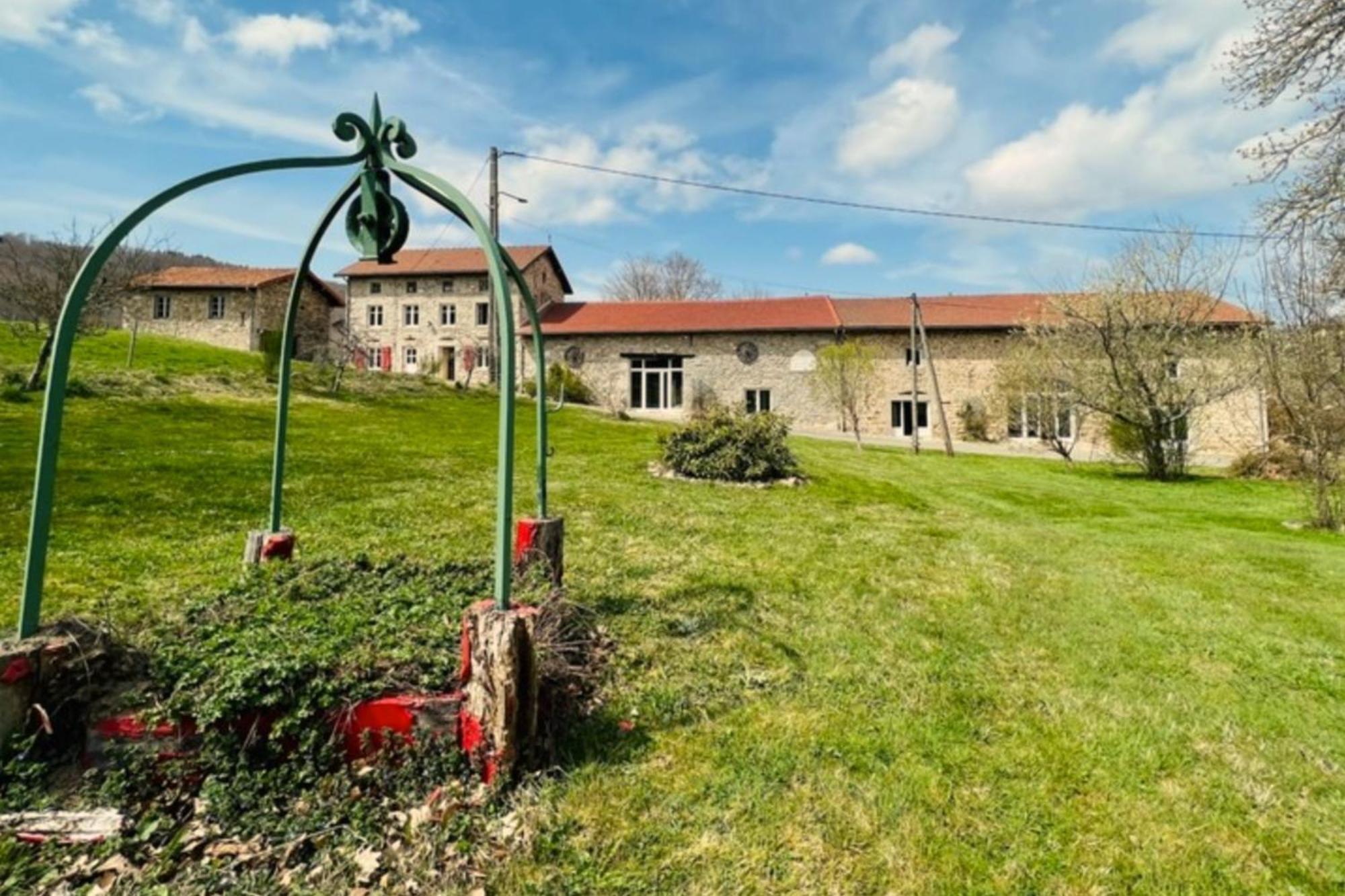 Villa De Luxe, Nichee Dans Les Montagnes Lavoine 외부 사진
